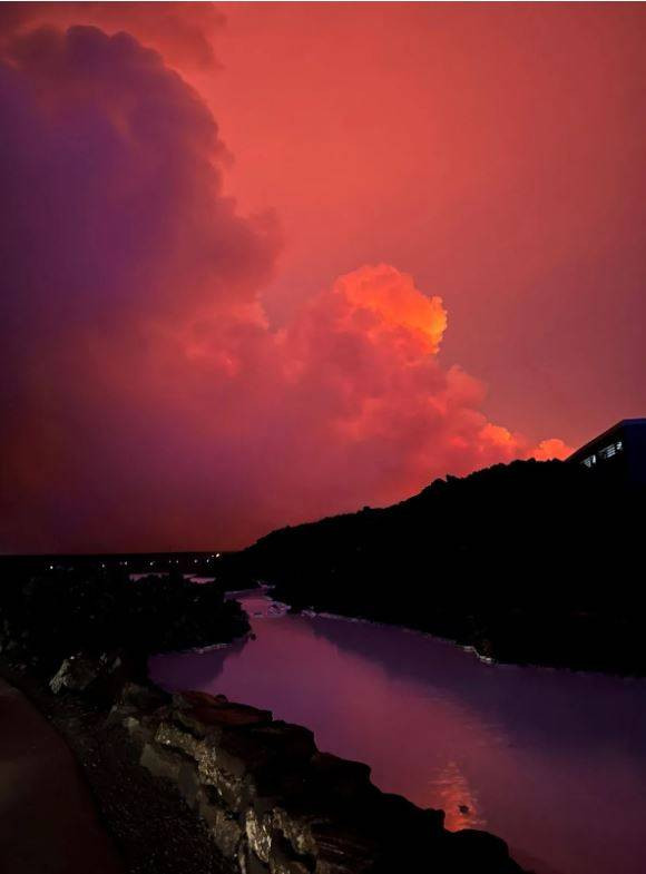 Yanardağ patladı! 50 metre yükseldi 2,5 kilometreden görünüyor - Resim: 5